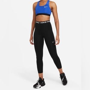 Nike Pro 365
Women's High-Waisted 7/8 Mesh Panel Leggings
